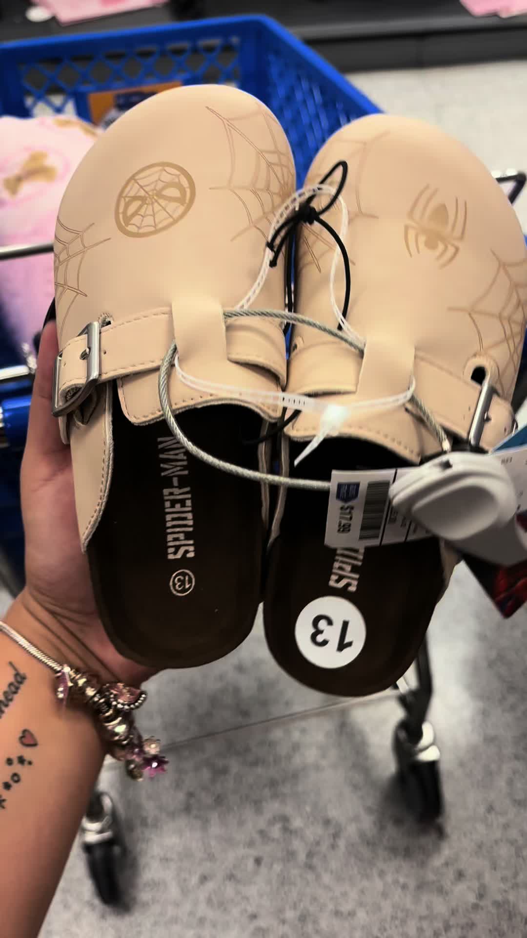 @𝓑𝓪𝓷𝓪𝓷𝓪𝓪 🖤🎃
