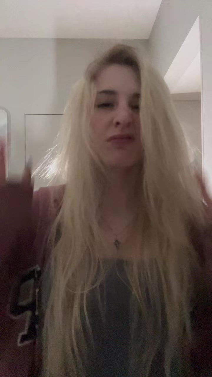 @kisswnnyc