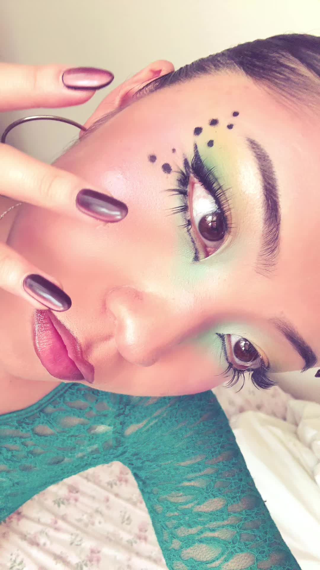 @<3