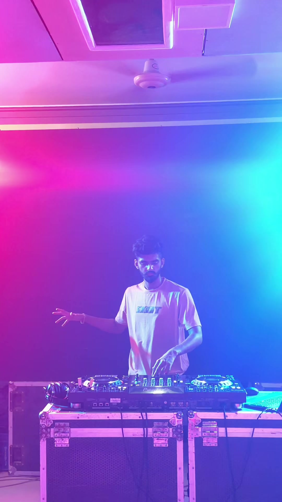@DJ DLX