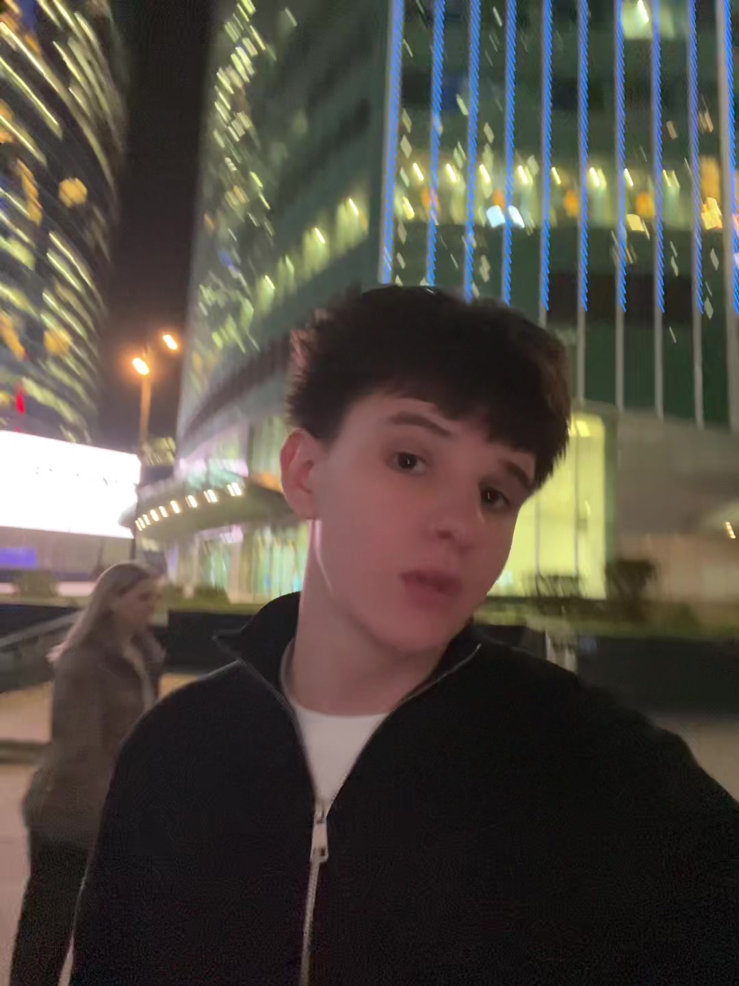 @бледная