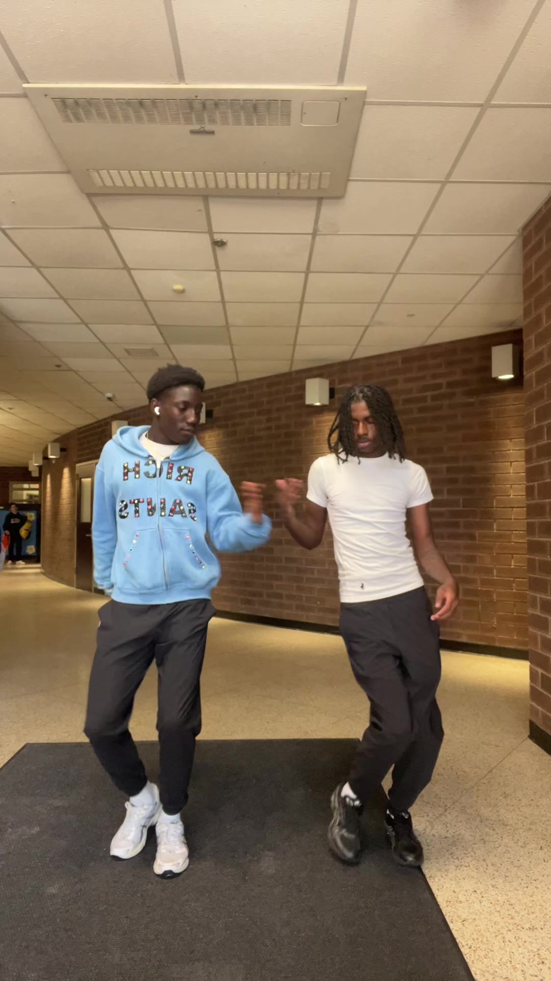 @J4🕺🏾.