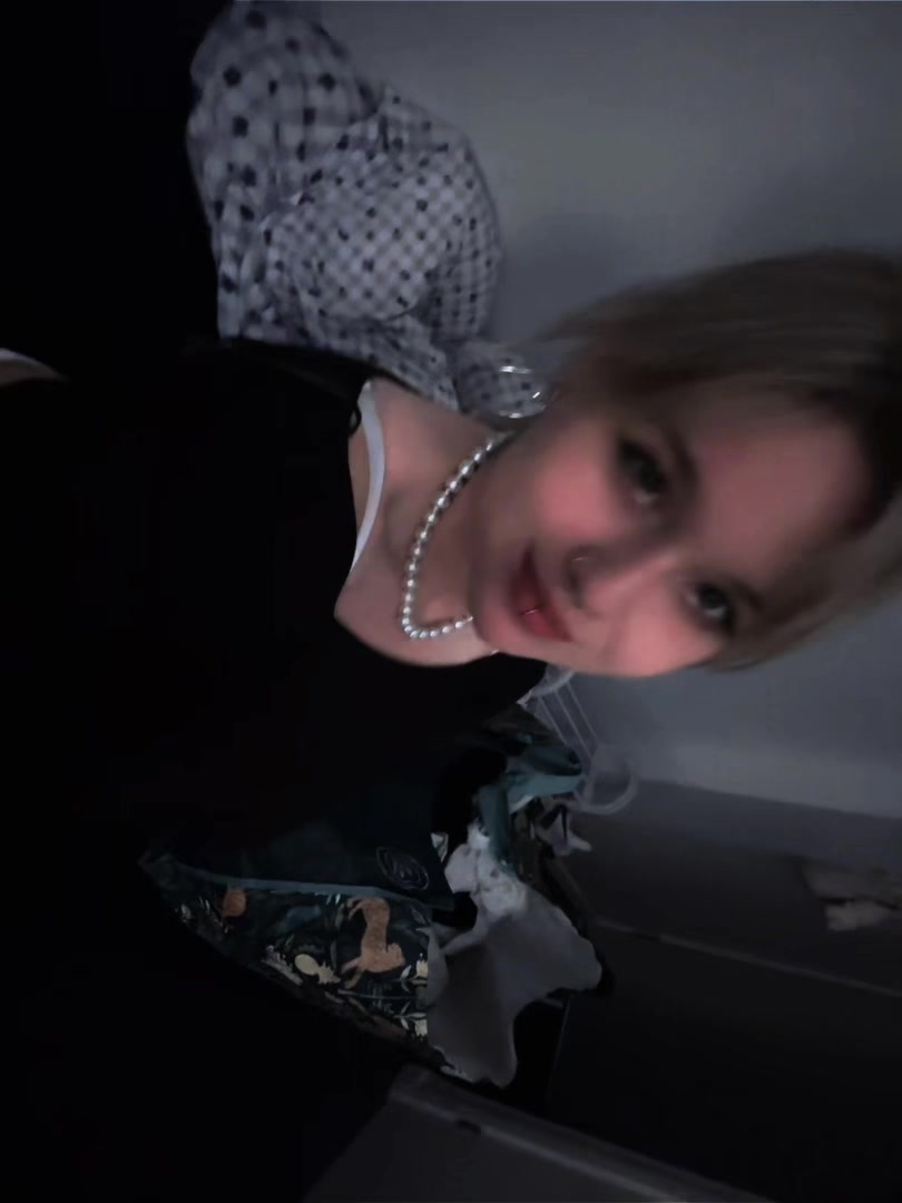 @aweiloria