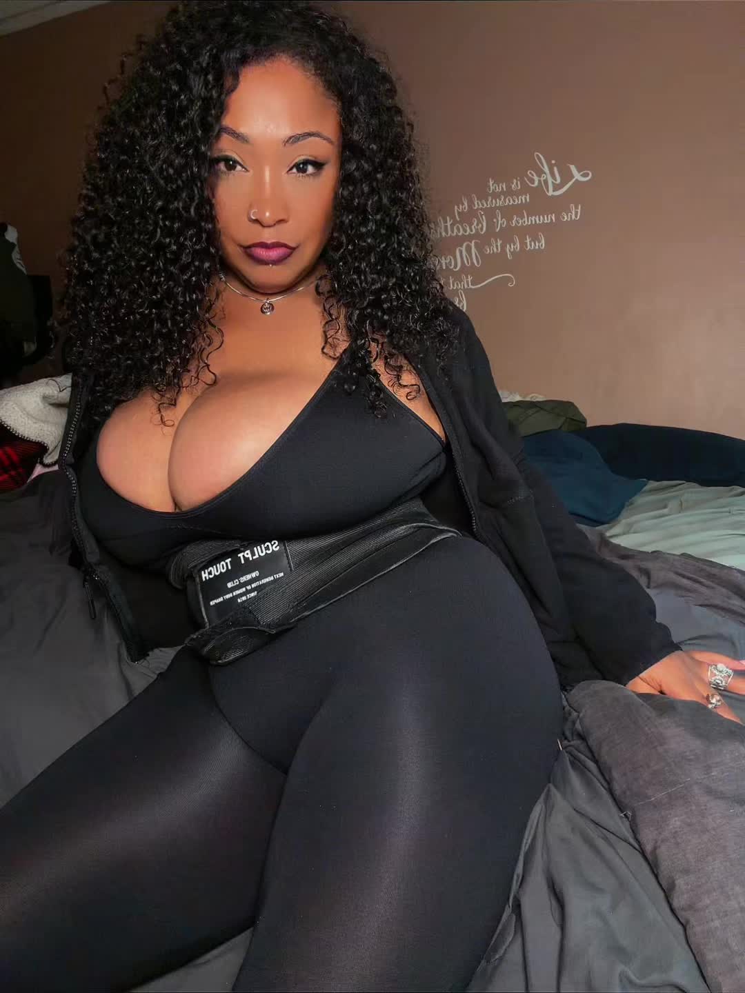 @KurvyKary
