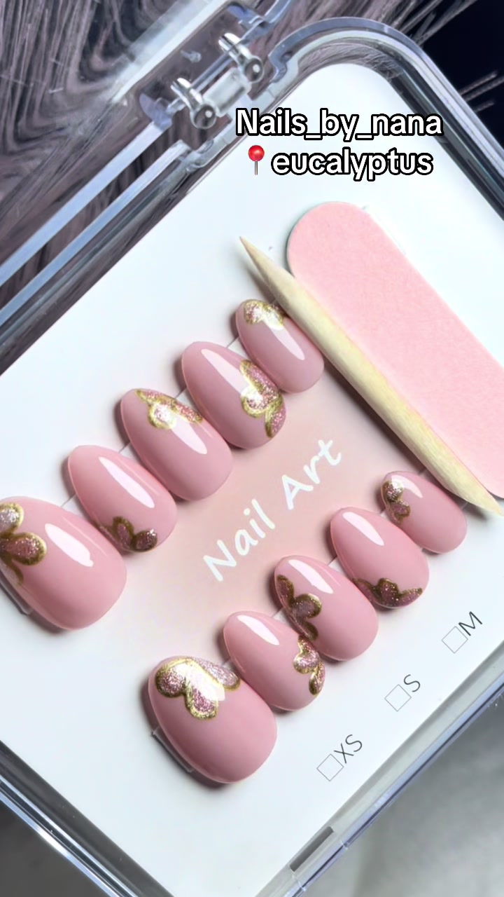 @nails_by_Nana