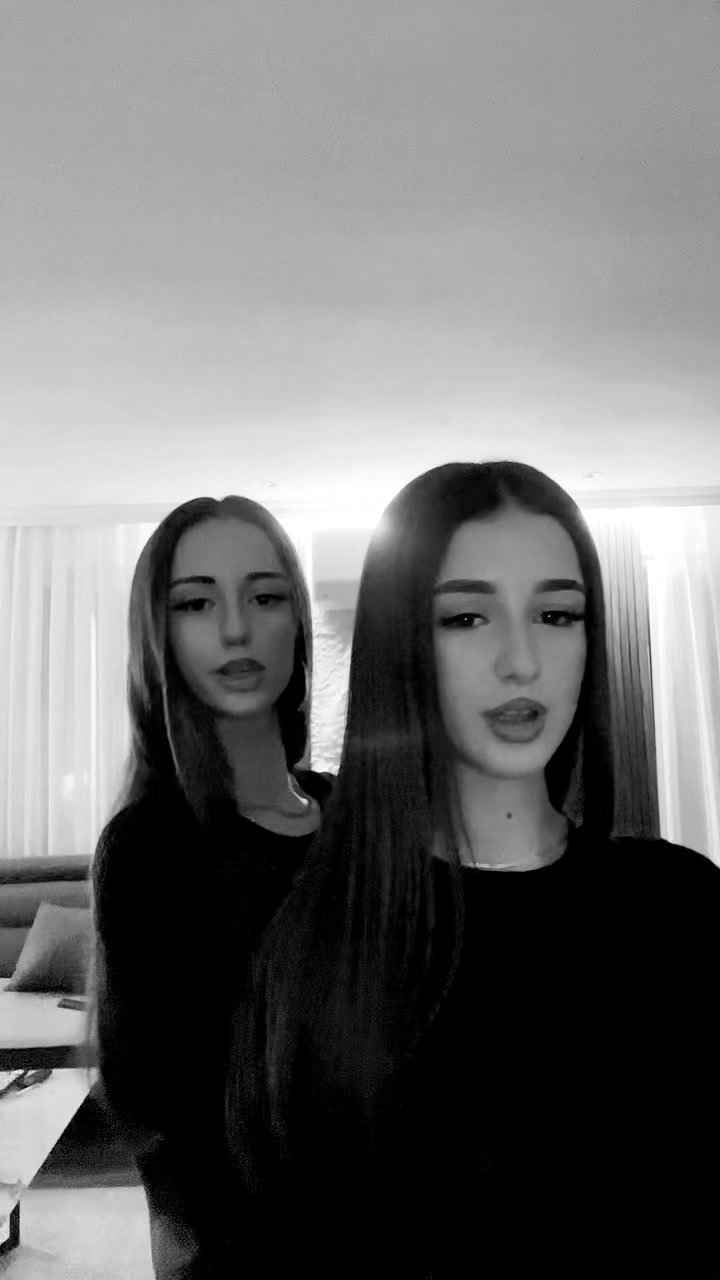@ℰ