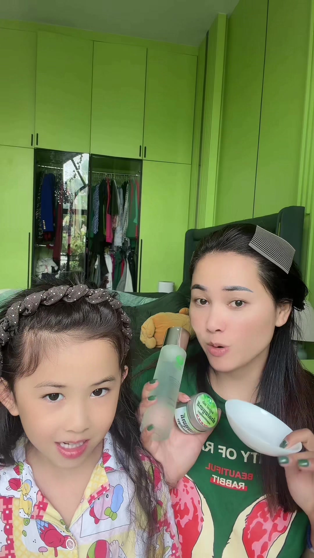 @សម្រស់ ធារ៉ា
