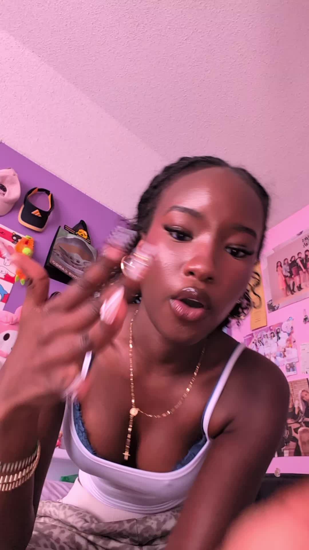 @Delillah