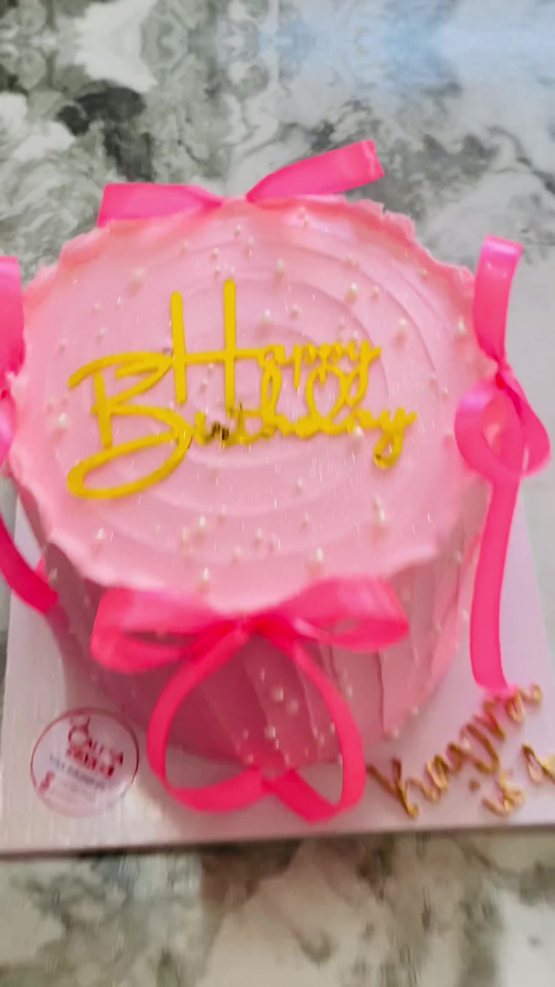 @calesacakes