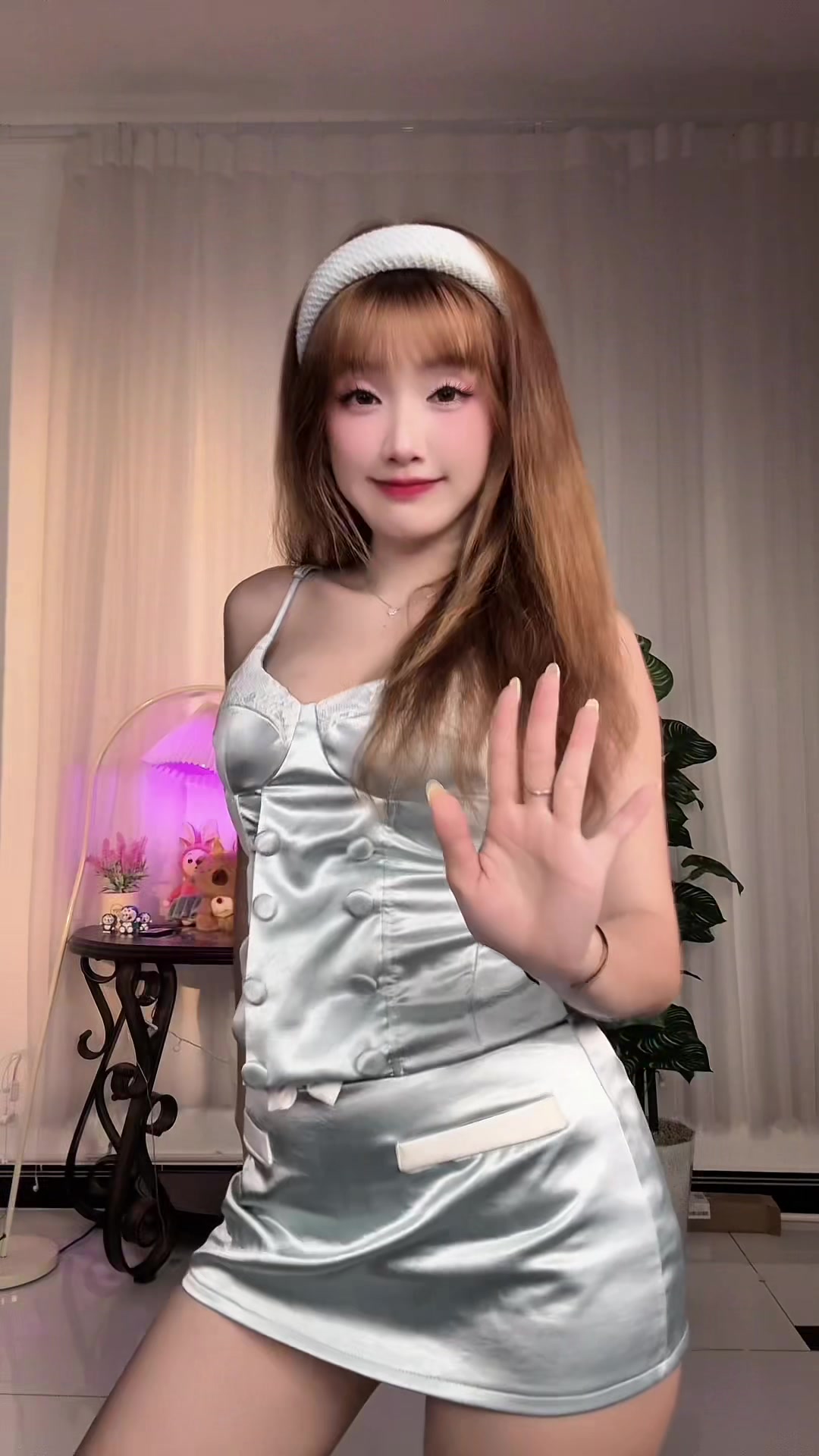 @𝓗𝓪̀ 𝓥𝓲 🌷