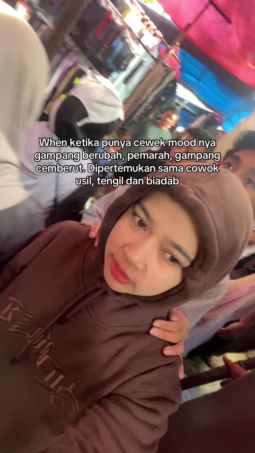 @Thiaraaapss