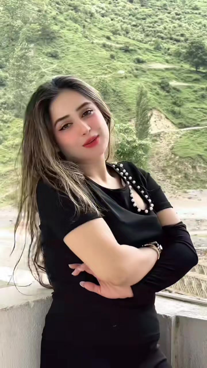 @Aliza shah official