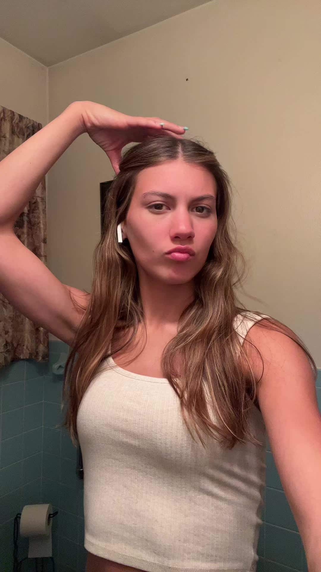 @theleahmae