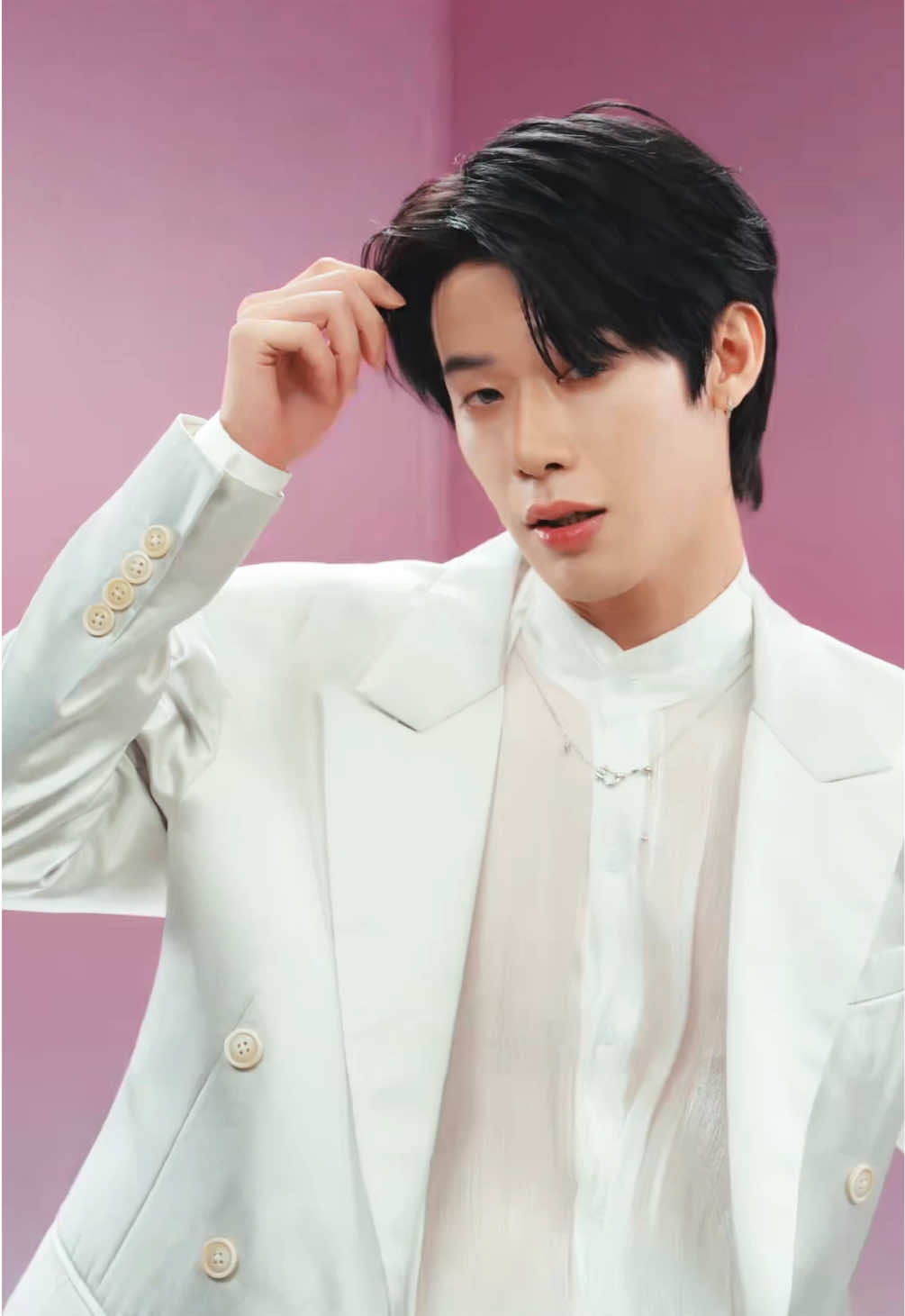 @L'Officiel Vietnam