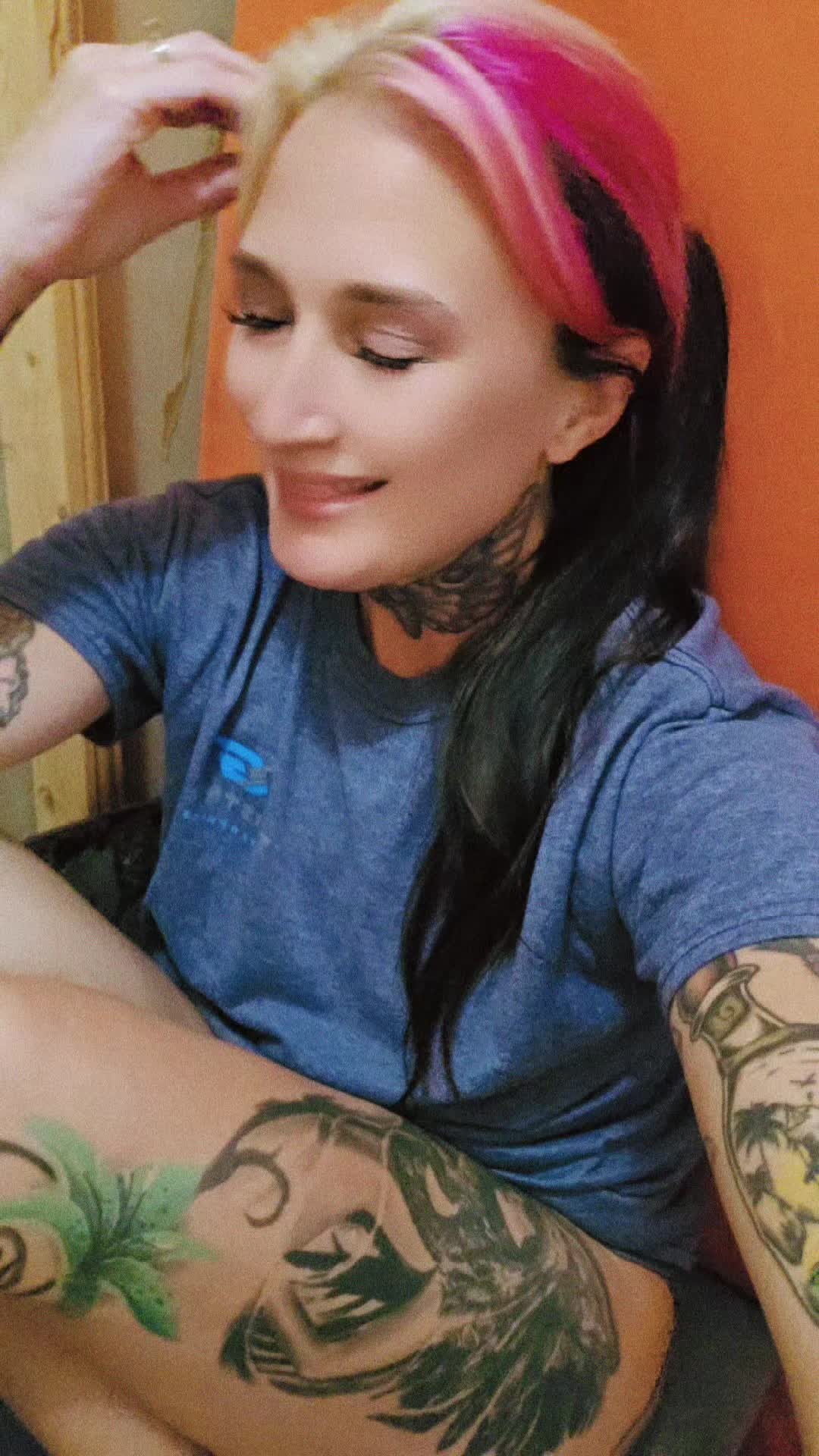 @🍍yagirlTrouble83🍍