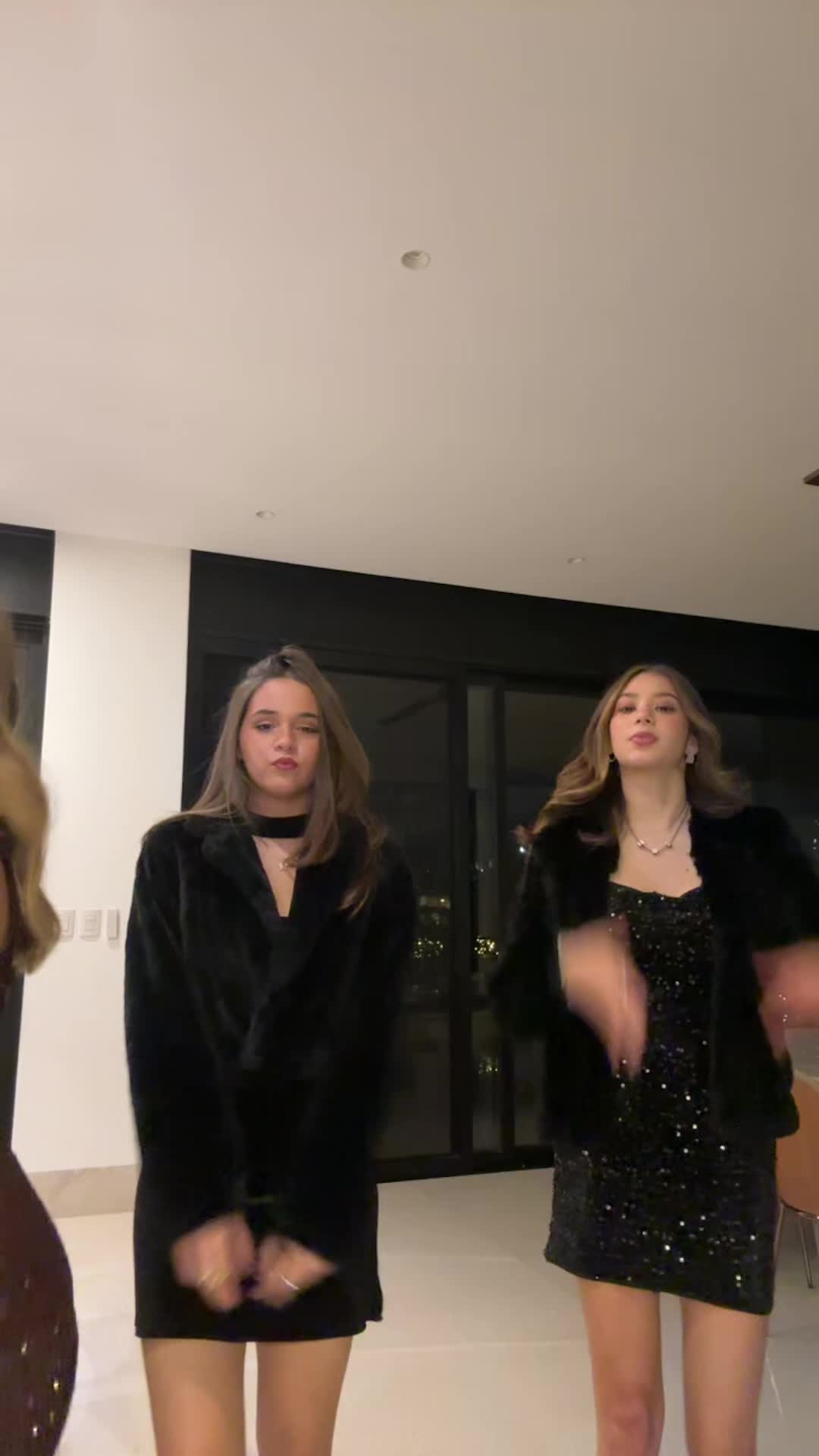 @Mónicaaaa