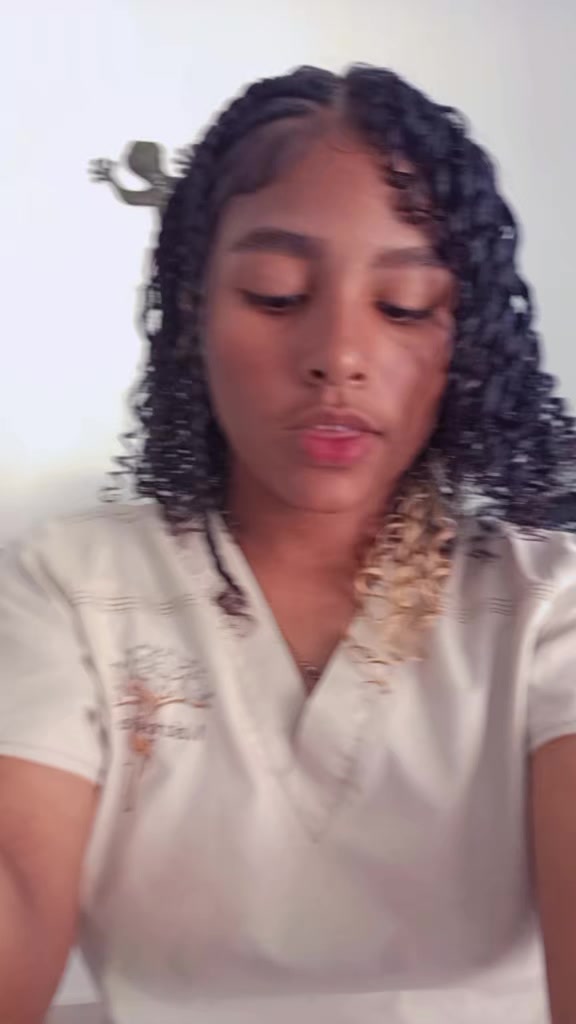 @adriana_villalobos25