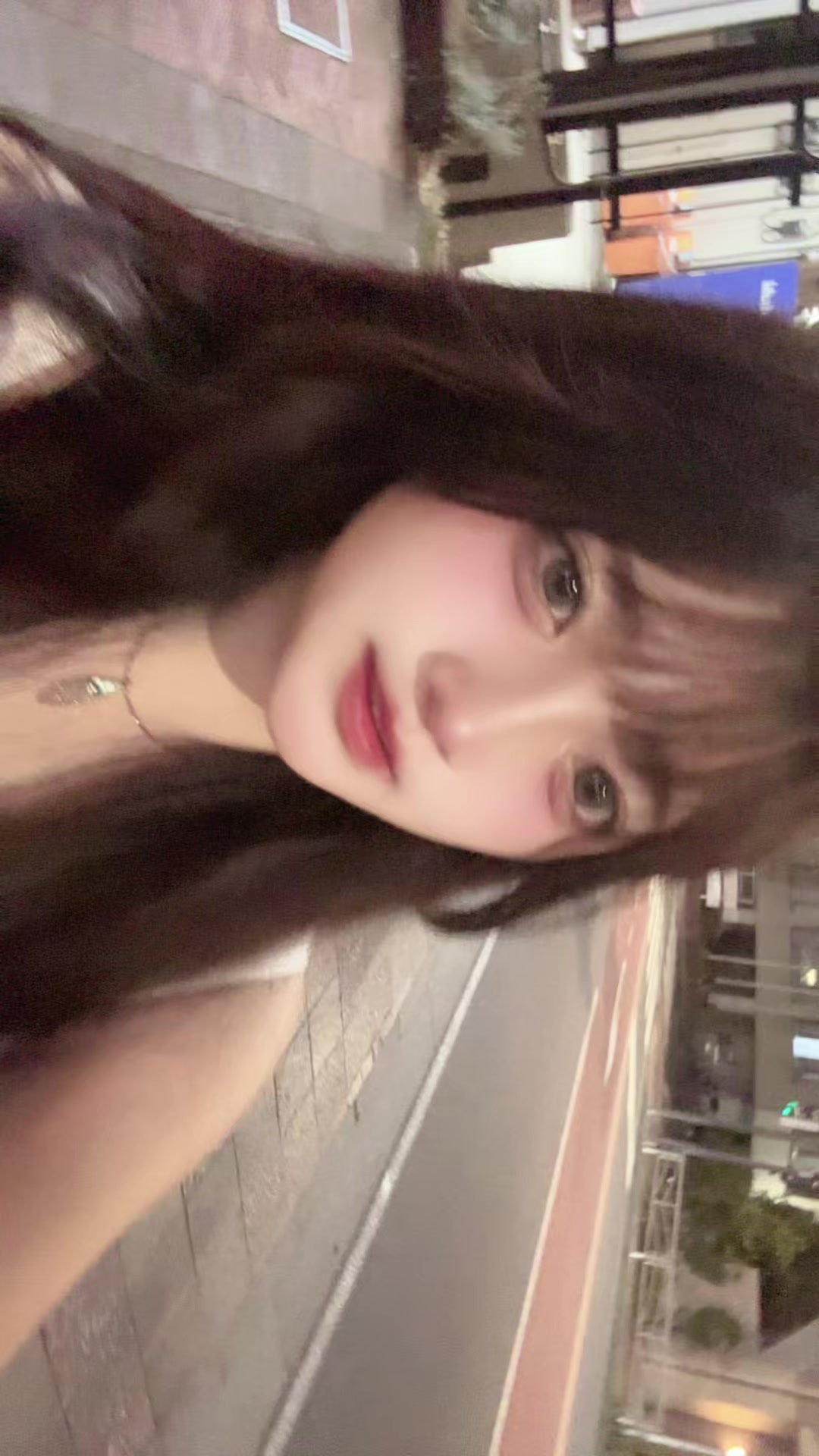 @まゆな