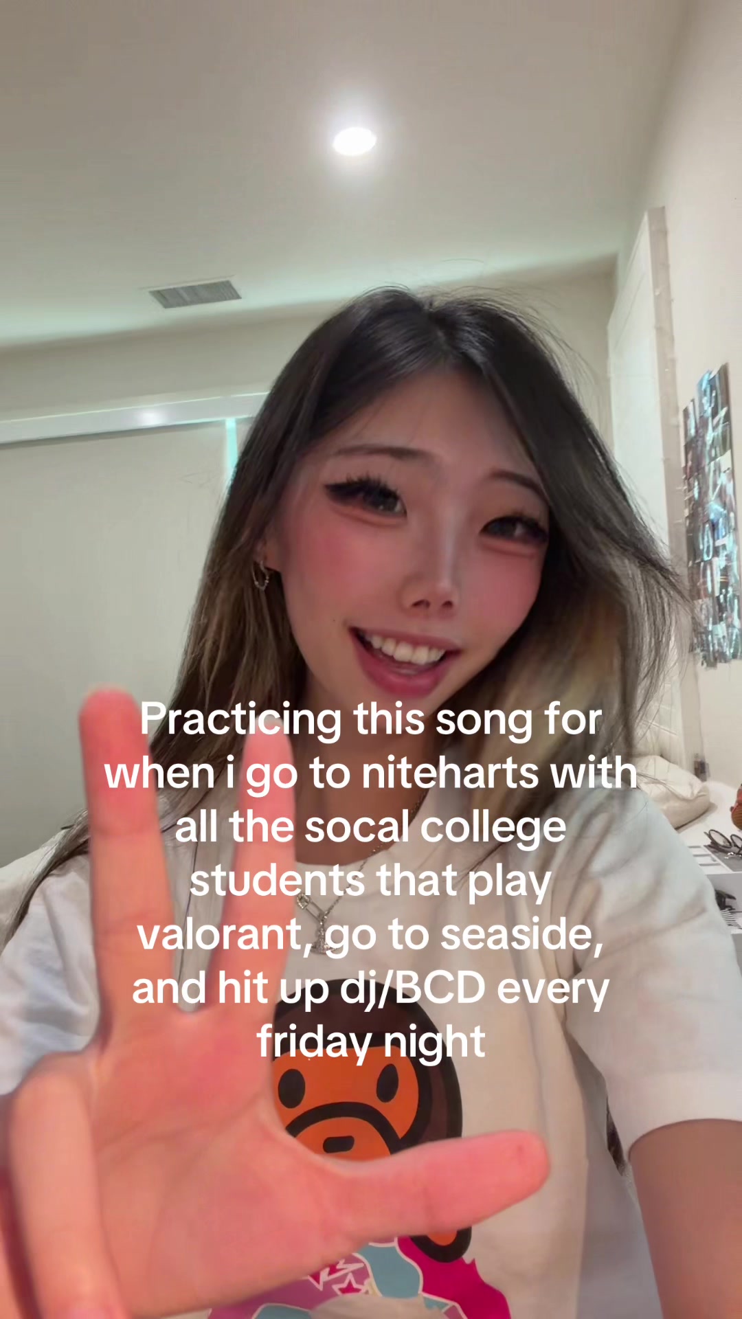 @adri_323_