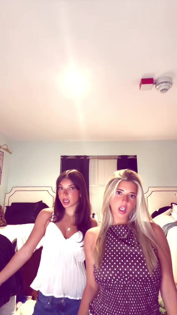 @izzysavo
