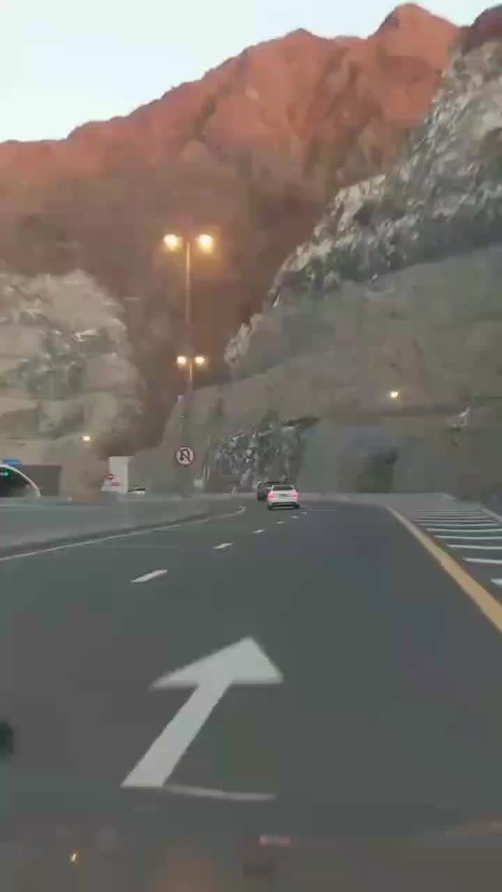 @𝘐𝘵𝘻_𝘮𝘦_____𝘴𝘩𝘪𝘧𝘢