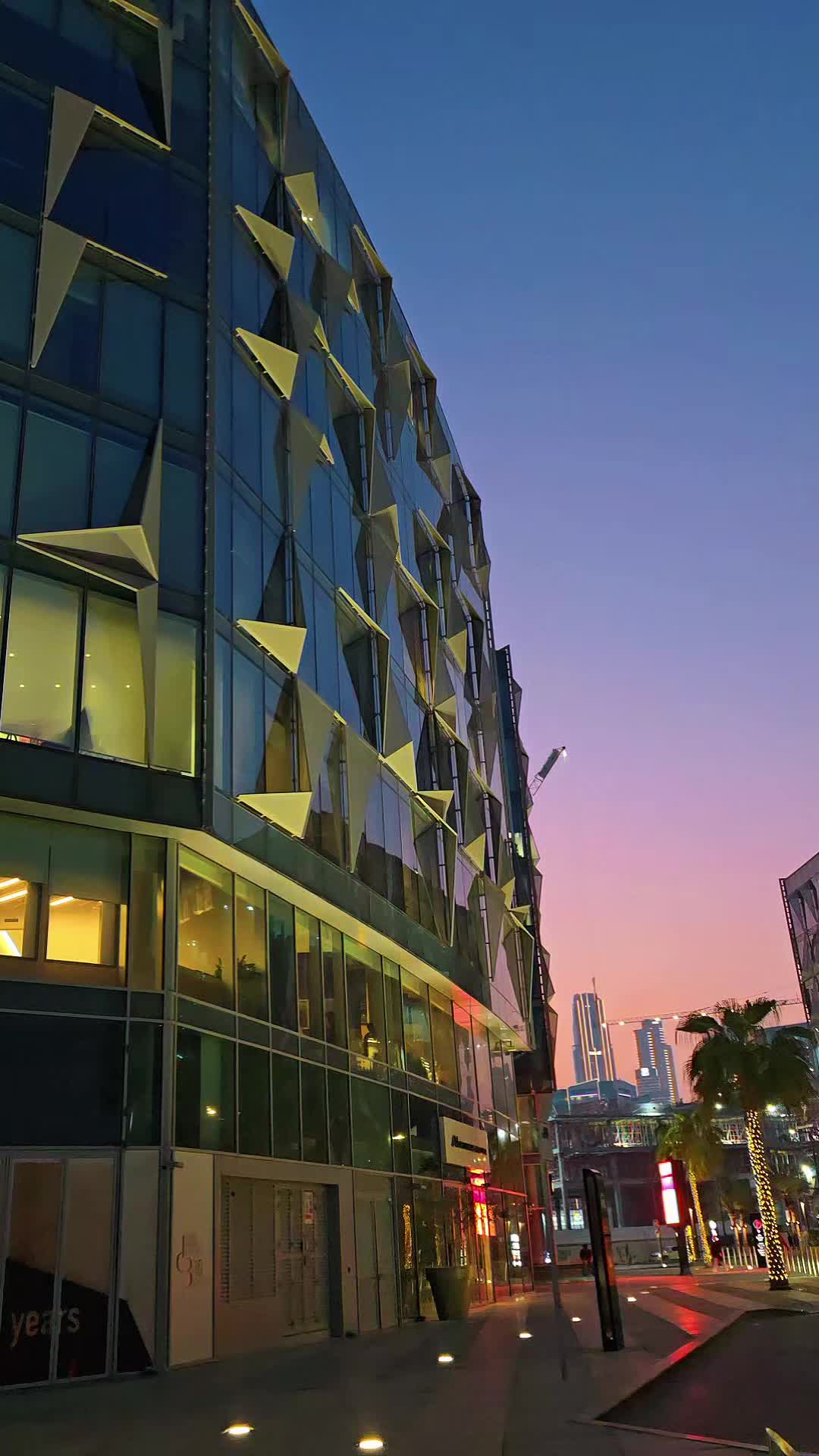 @dubai