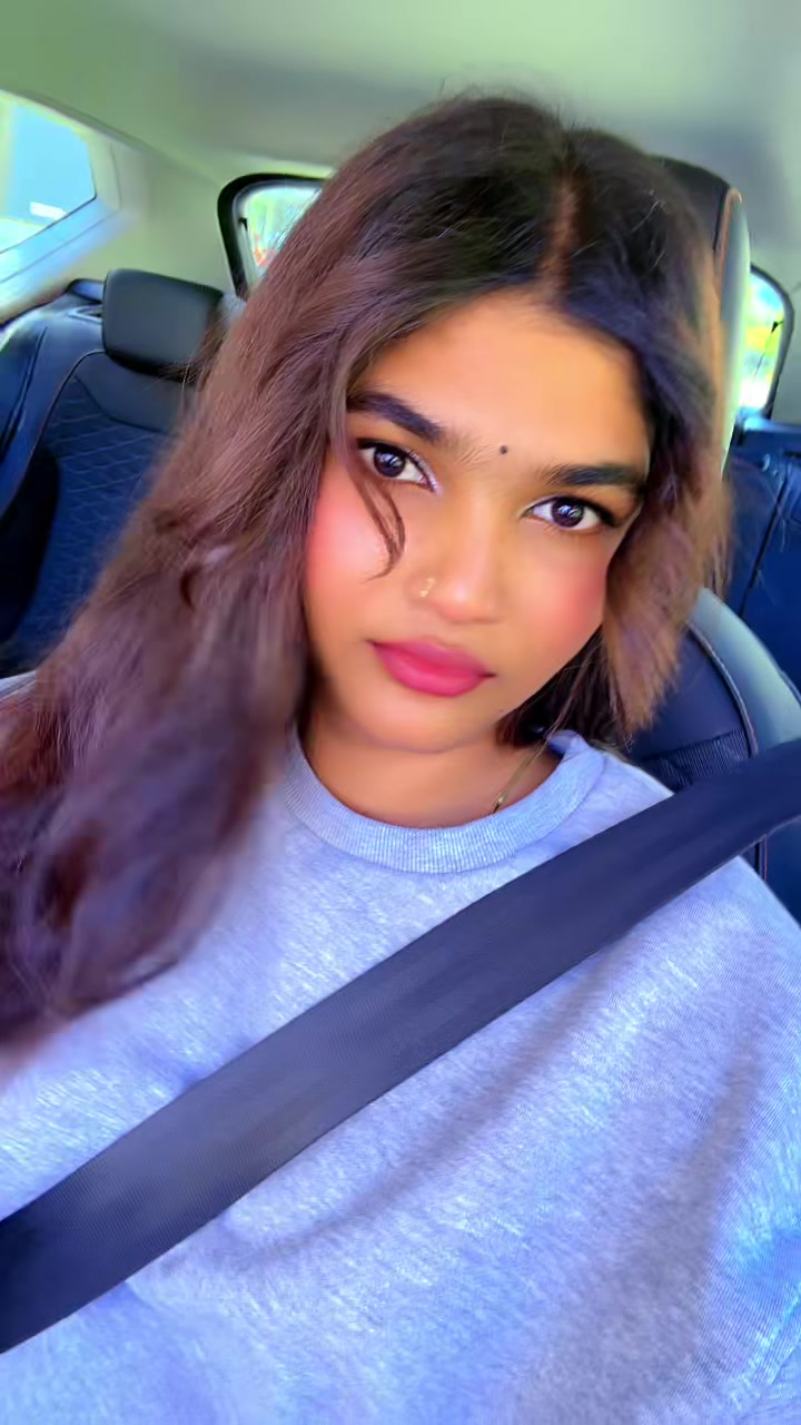 @கள்ளி ராணி👑♥️💋🇨🇭