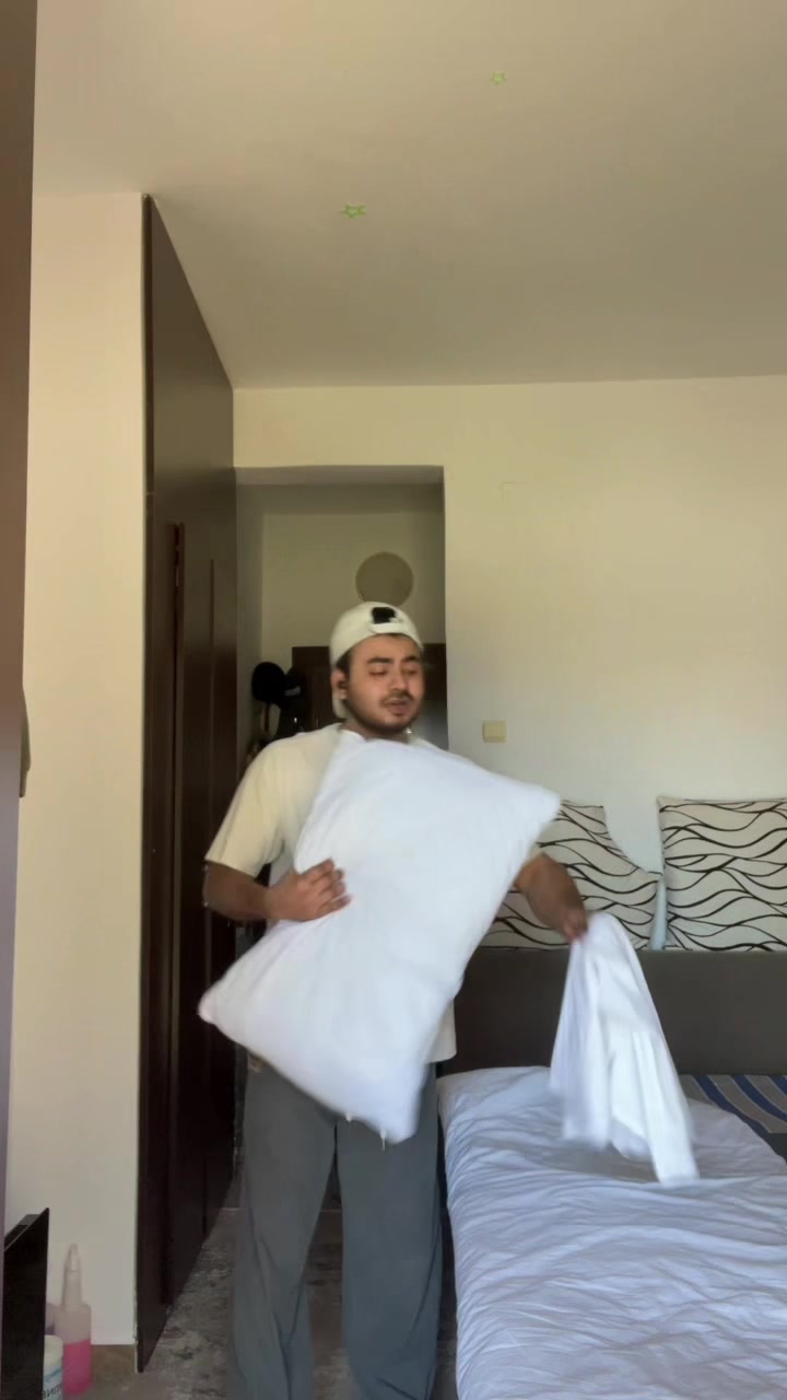 @dimpleboy(sam)🇷🇴🇮🇹🇨🇭🇫🇷
