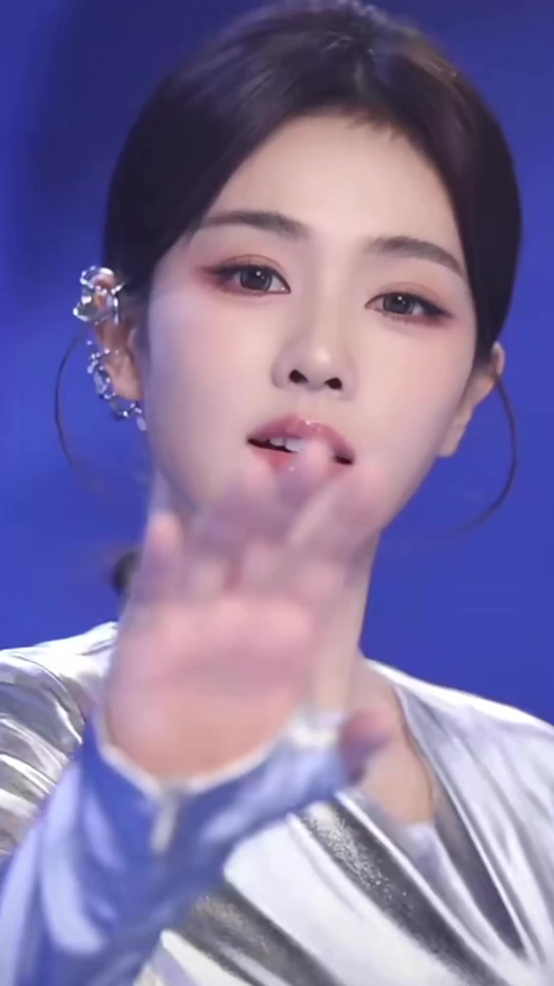 @ᙏ̤̫~i^L^k~y 3&bull;1