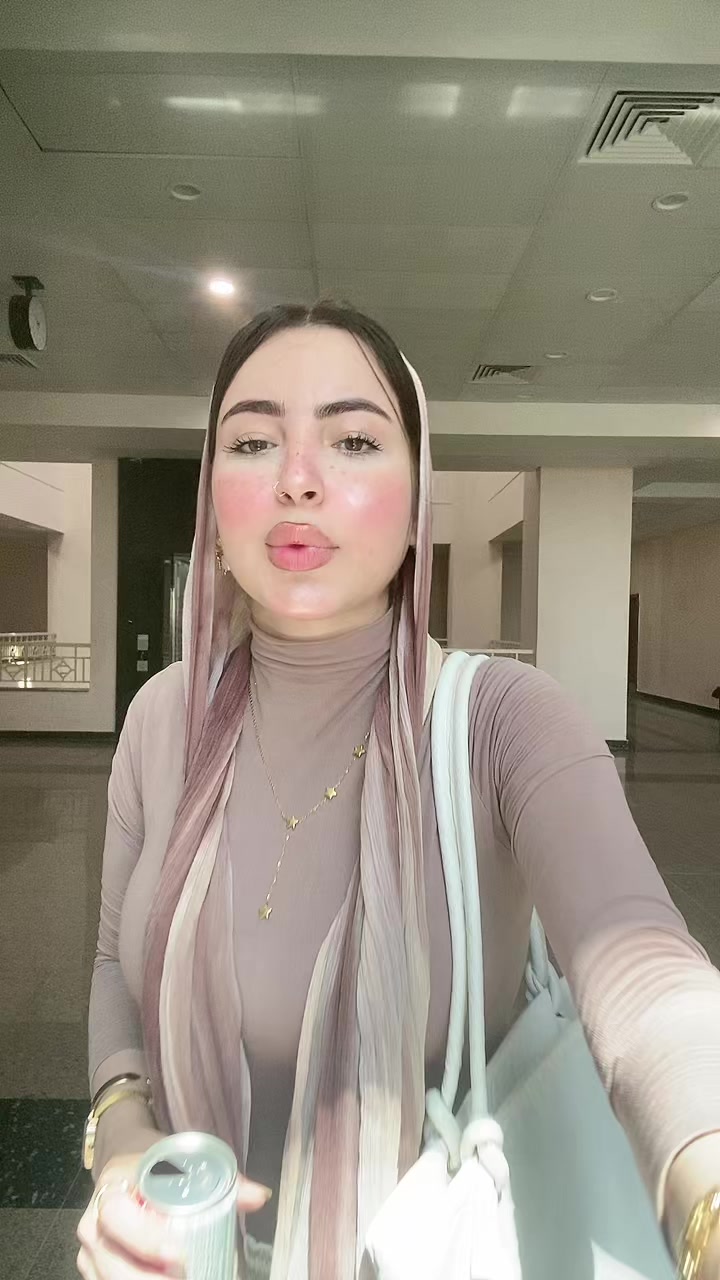 @FARAH🕊️