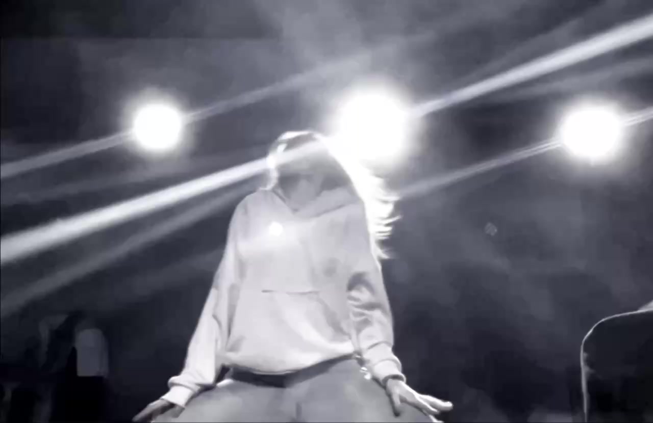 @vixxxi