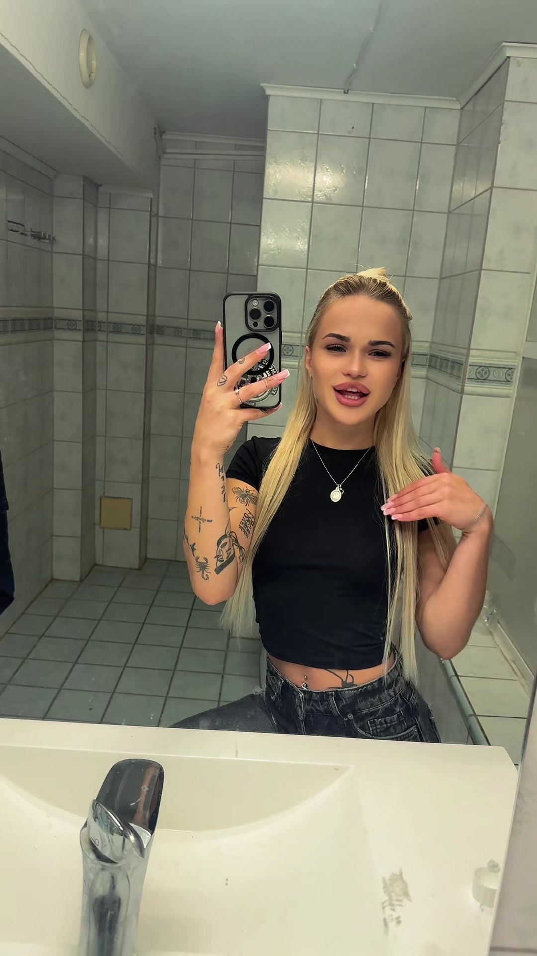 @_katess