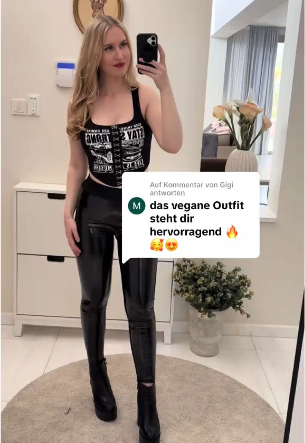 @Ella Brandt