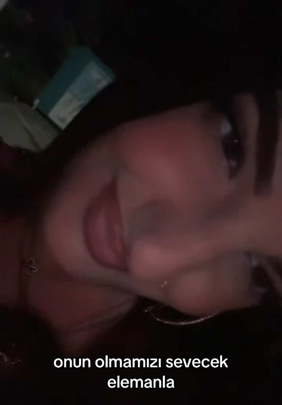@Azra Eşref
