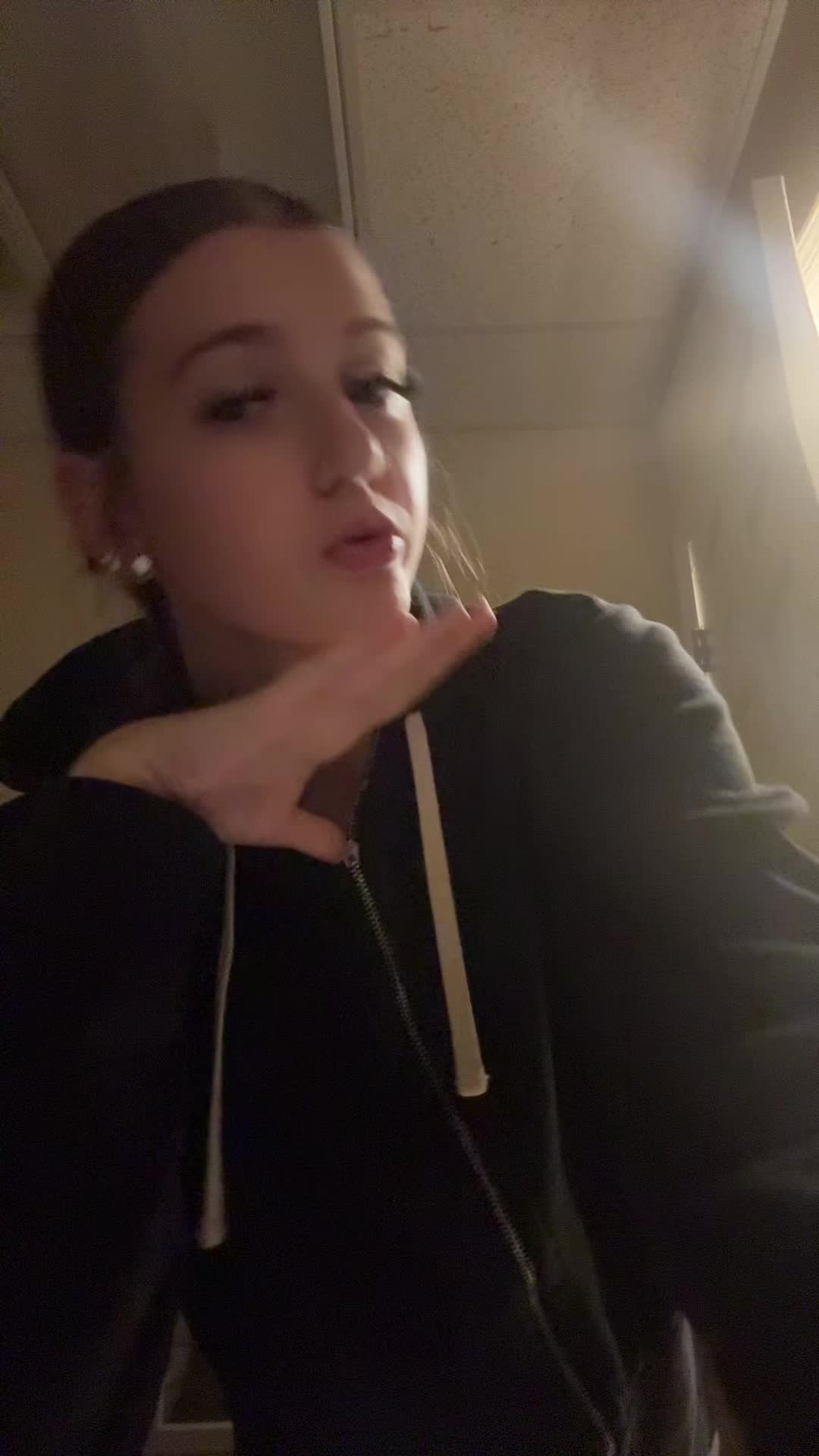 @👻.