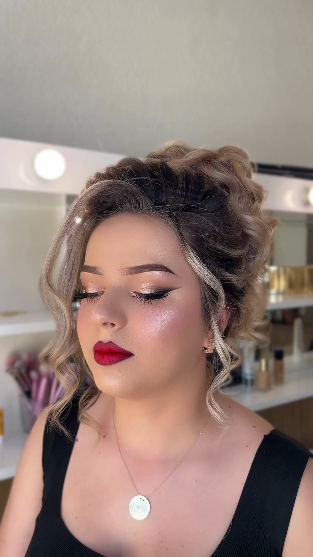 @Matianah_makeup_brows