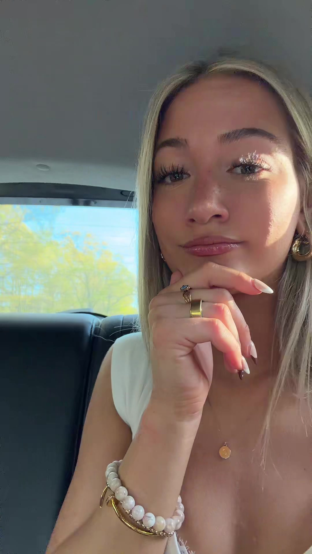 @caitlynnavery