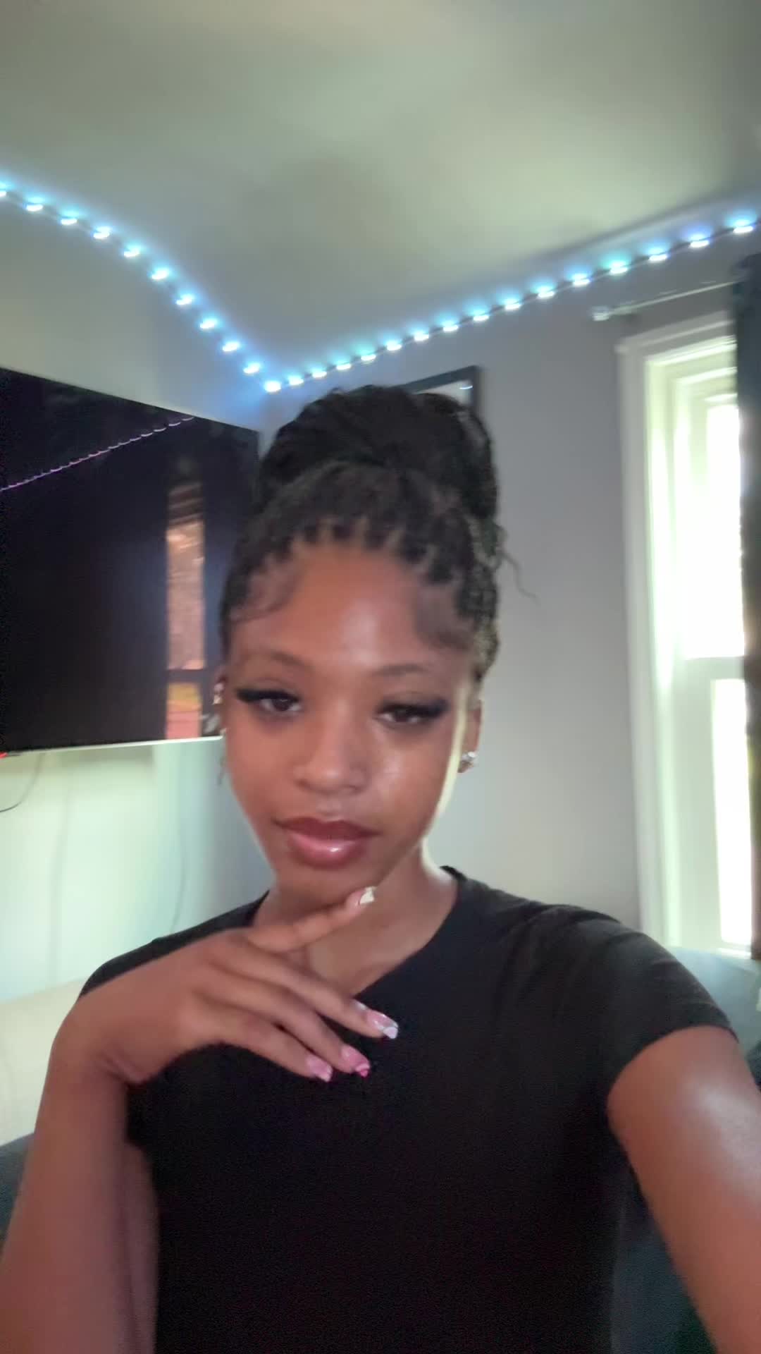 @naomi🌟