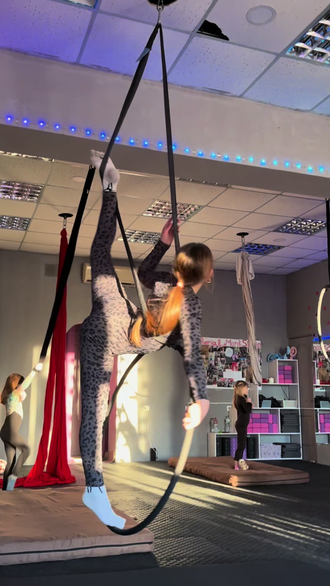@Aerial monk studio