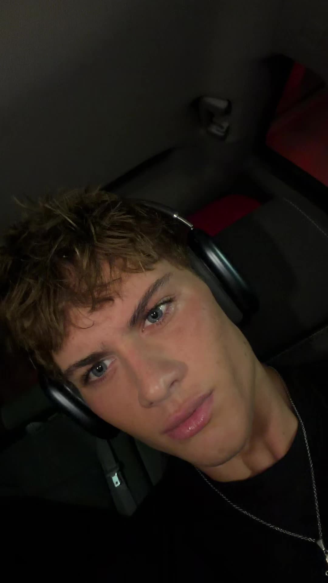 @sky