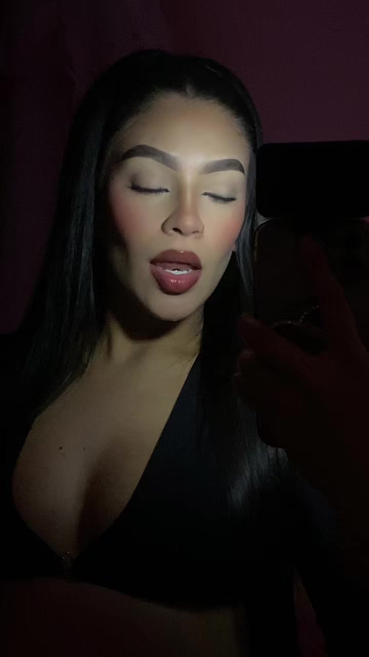 @lau 🫦
