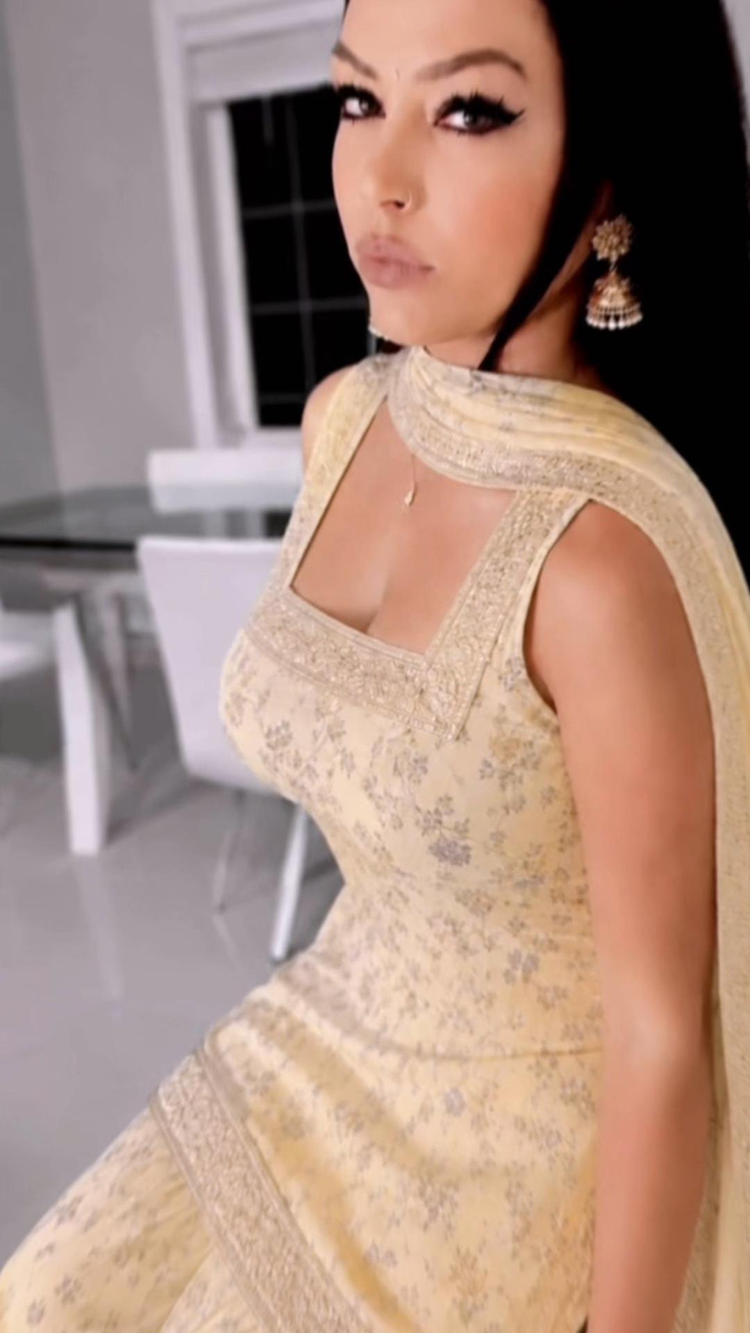 @Punjabi👑Queen