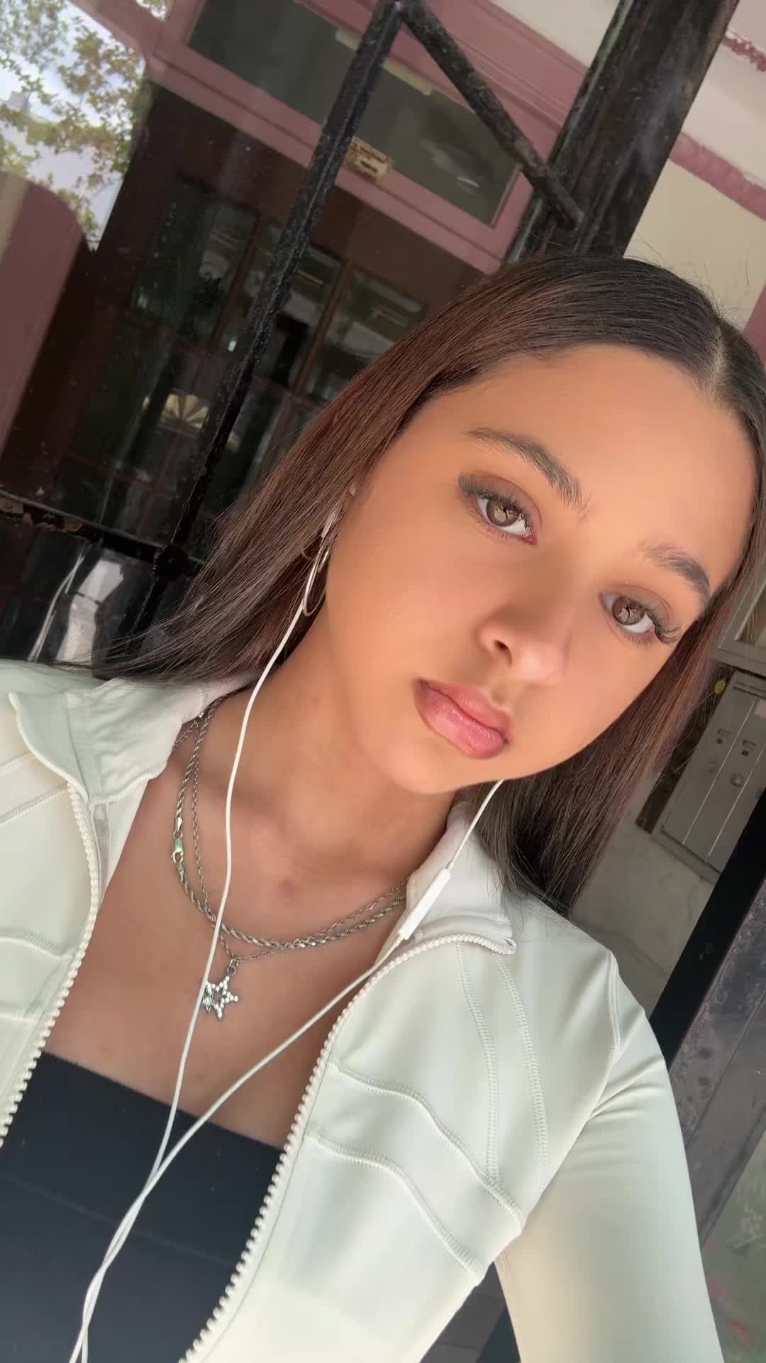 @️