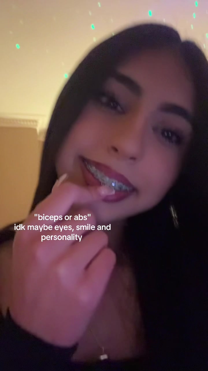 @𝐑
