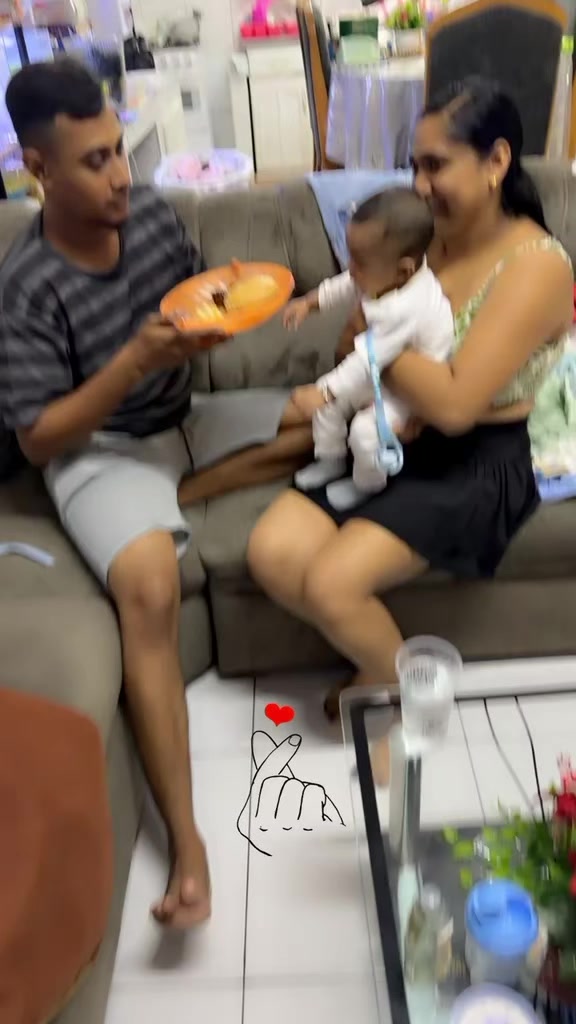 @RaweenaKhoesial🧸