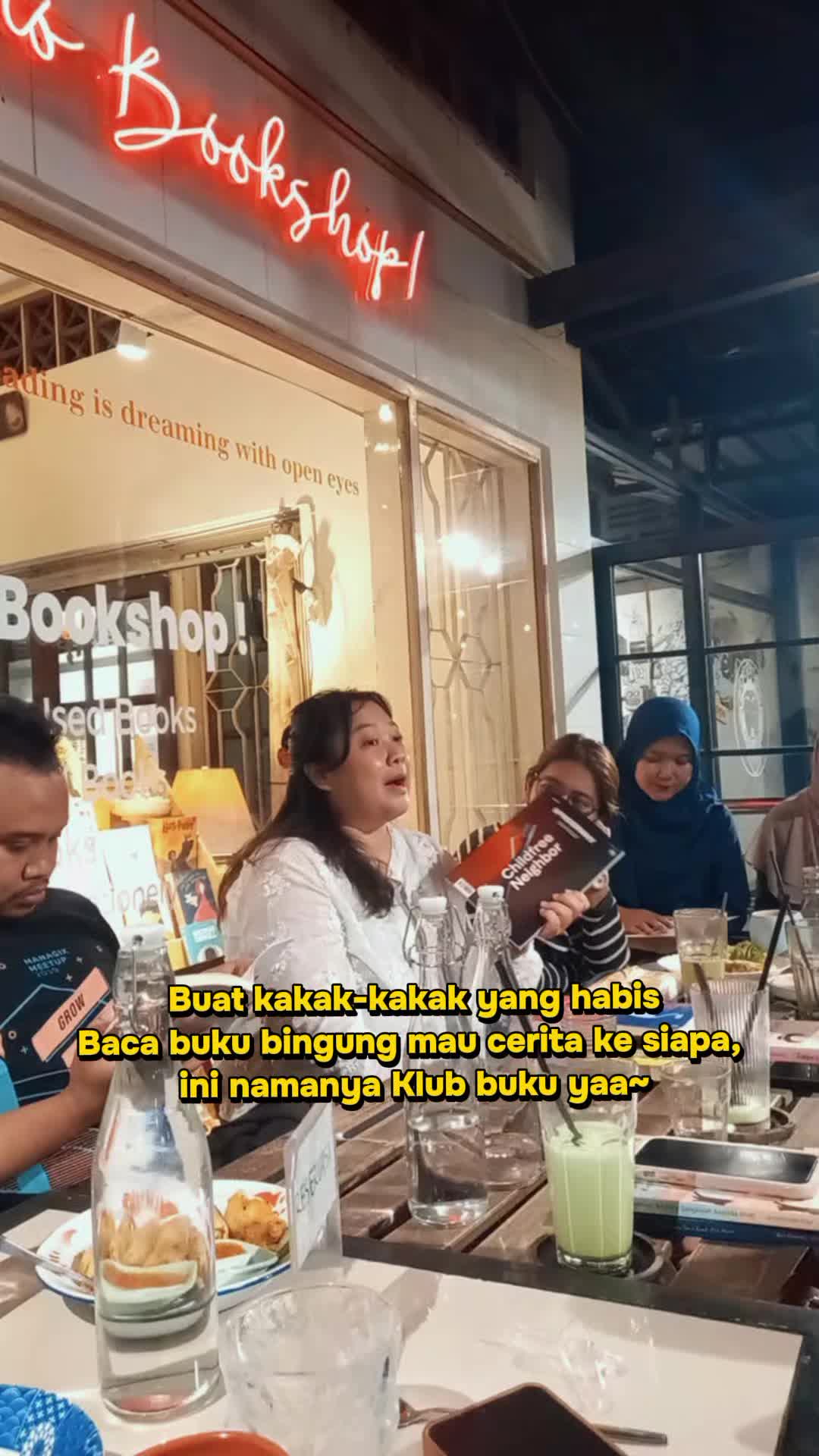 @dzata with book