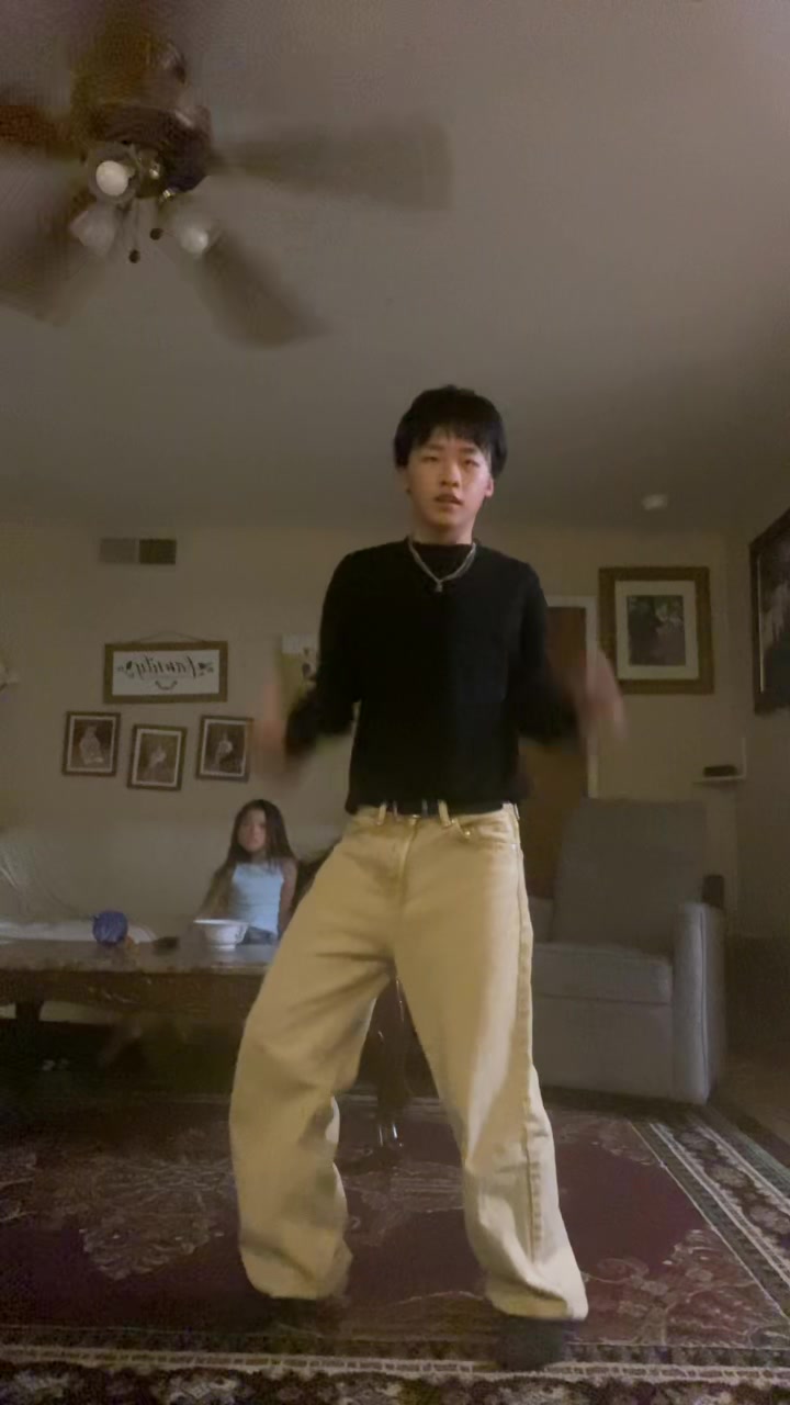 @ℰ .