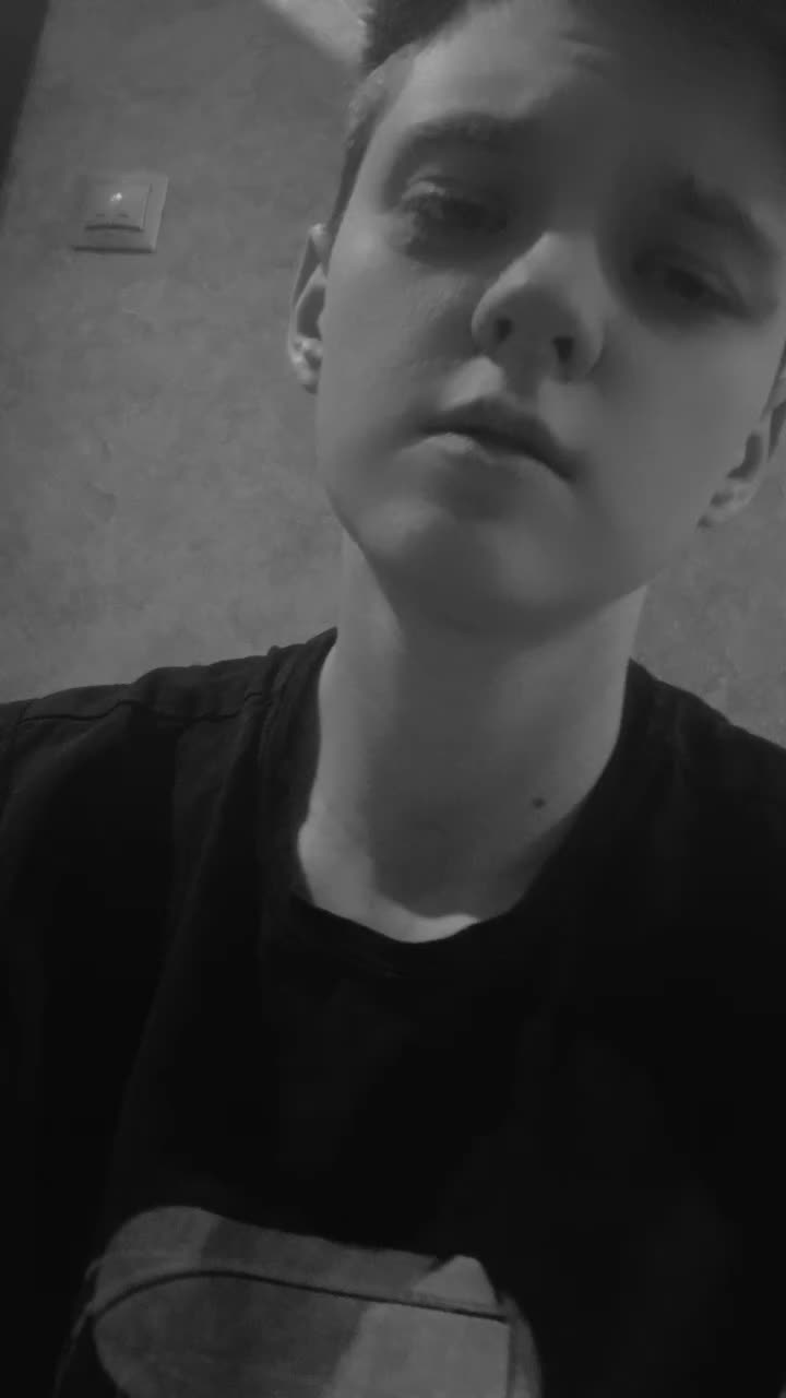 @𝓑𝓻𝓸𝓴𝓮𝓷 𝓗𝓮𝓪𝓻𝓽♡