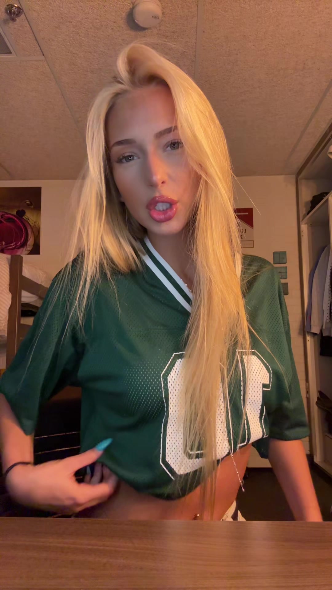 @zo&euml;