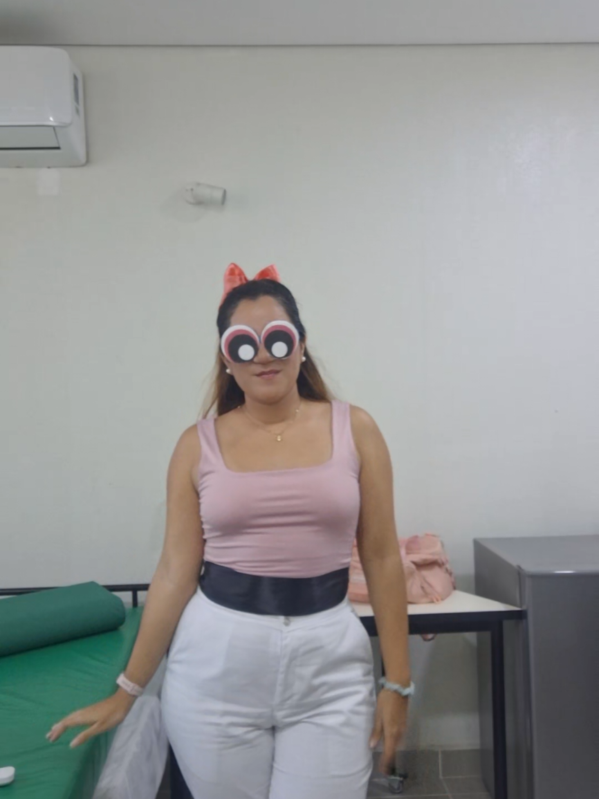@Alejandra Gay Vlogs